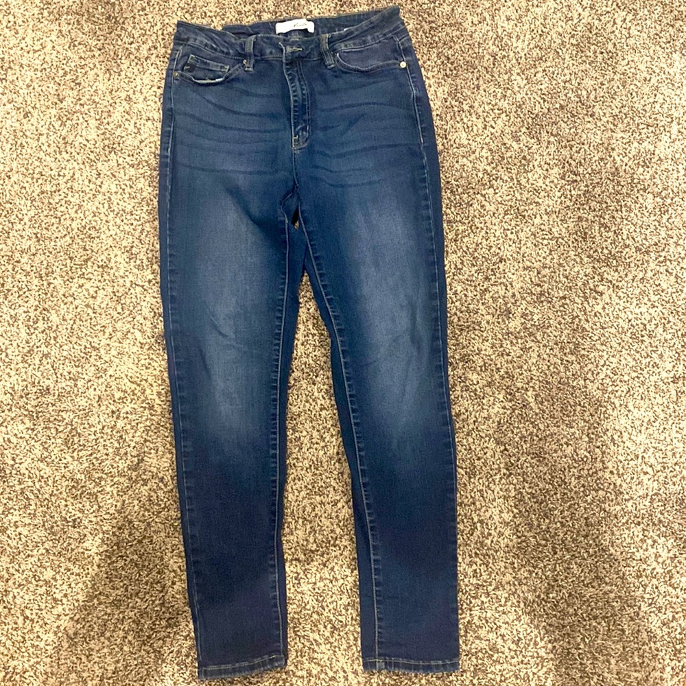 KanCan skinny jeans- no distressing